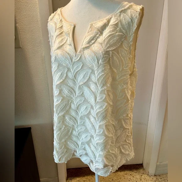 Ann Taylor Cream Textured Sleeveless Top - Picture 1 of 9